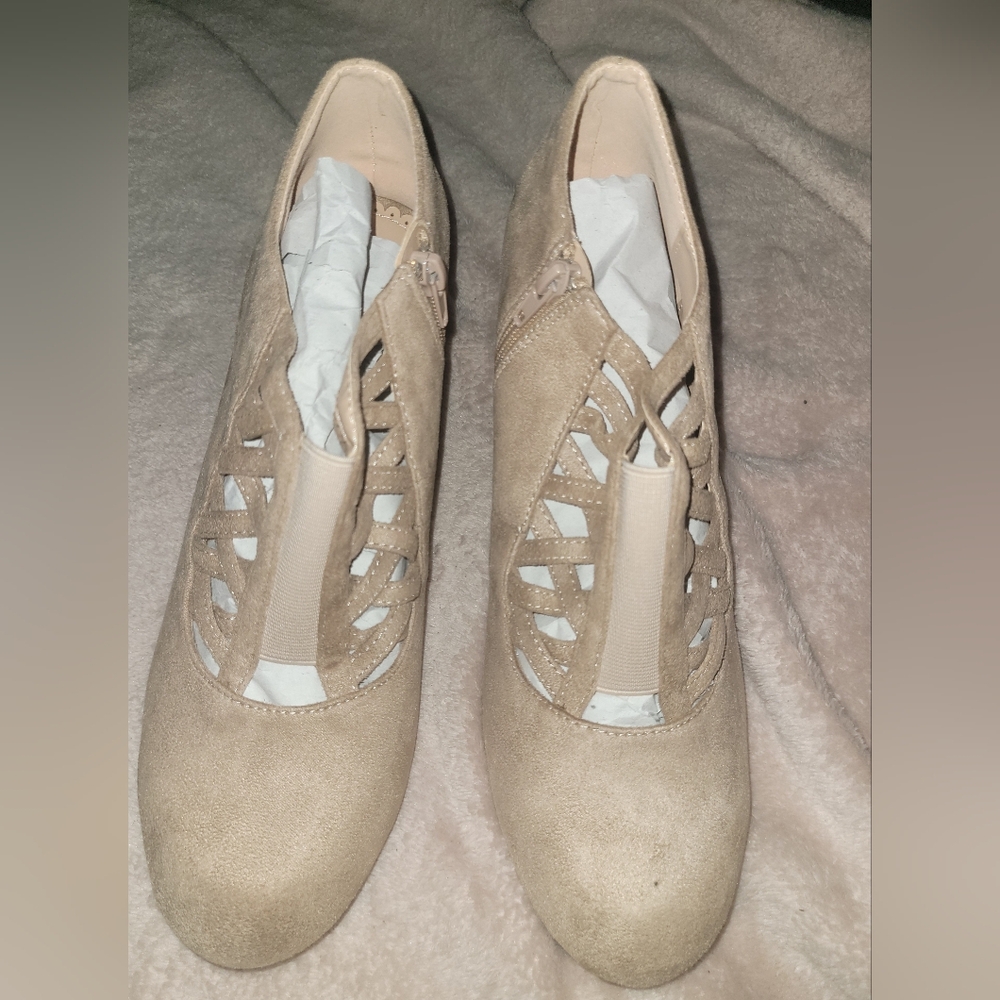 Journee Collection Beige Heeled Boots
